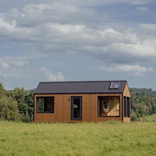 Tiny House oder Modulhaus? Wie Wohnkomfort, Raumgefühl und Alltag die richtige Entscheidung bestimmen.