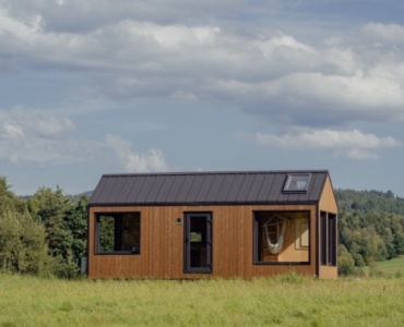 Tiny House oder Modulhaus? Wie Wohnkomfort, Raumgefühl und Alltag die richtige Entscheidung bestimmen.