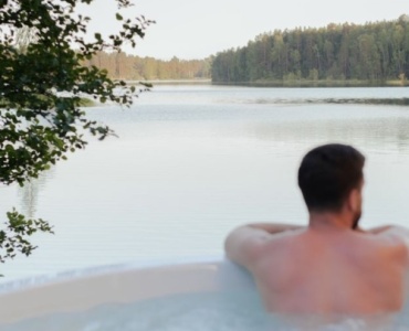 Outdoor-Wellness im Eigenbau: Von der Holzwanne zum sprudelnden Garten-Whirlpool