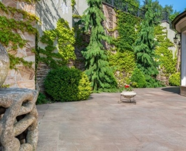 So entsteht Ihre Traumterrasse: Mit gesägten Granitplatten zur edlen Outdoor-Lounge