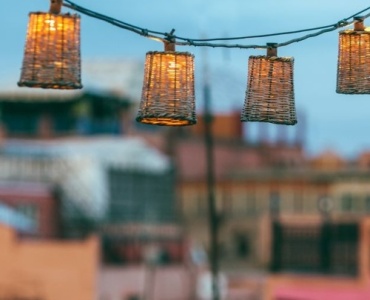Abendmagie auf dem Balkon: Beleuchtungsideen für pure Entspannung
